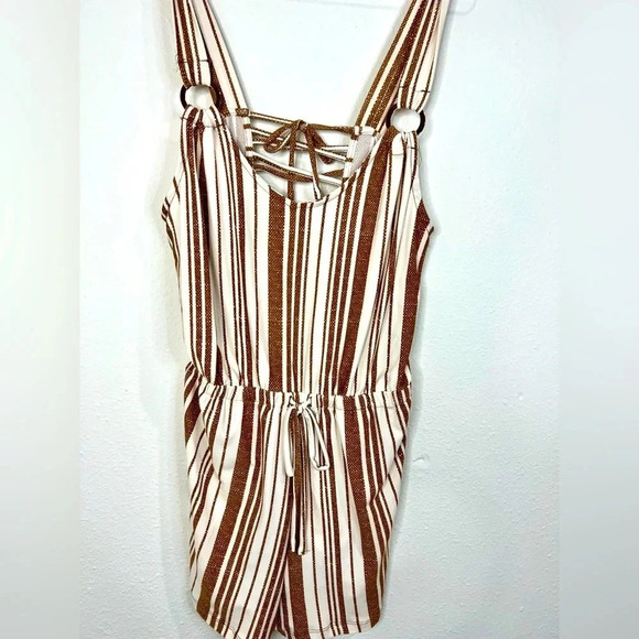 🆕 Derek Heart Brown & Offwhite Striped Romper - Picture 2 of 9